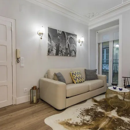 Lovelystay - Vintage Flat Near Santa Justa Elevator! *