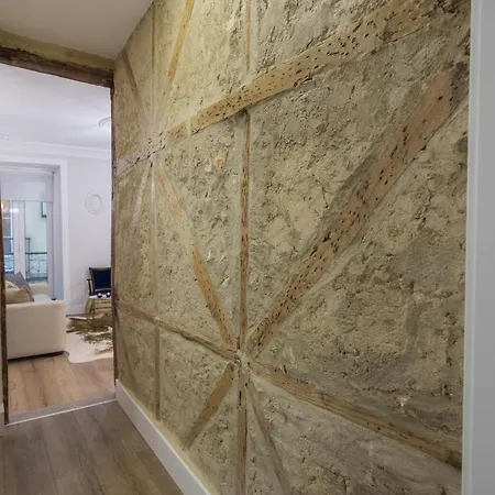 Lovelystay - Vintage Flat Near Santa Justa Elevator! Apartmán *