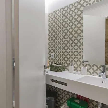 Lovelystay - Vintage Flat Near Santa Justa Elevator! Apartmán *