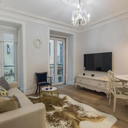 Lovelystay - Vintage Flat Near Santa Justa Elevator!