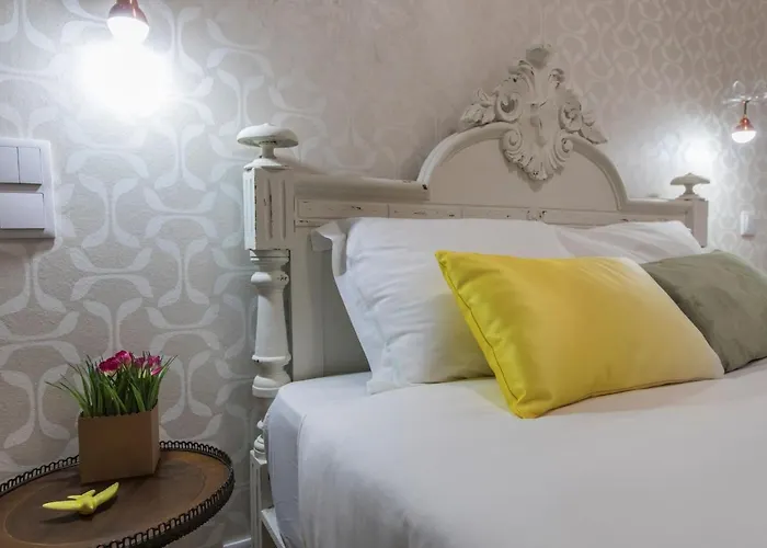 Lovelystay - Vintage Flat Near Santa Justa Elevator!