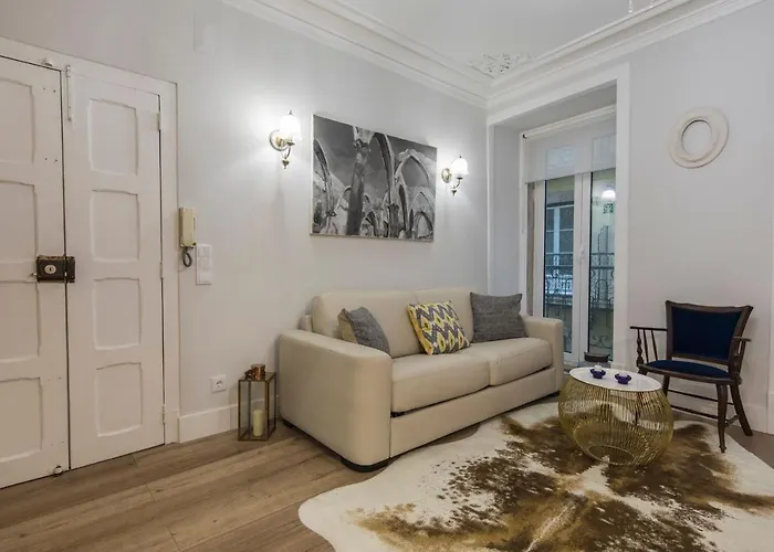 Lovelystay - Vintage Flat Near Santa Justa Elevator! *
