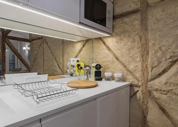 Lovelystay - Vintage Flat Near Santa Justa Elevator! شقة Lisboa