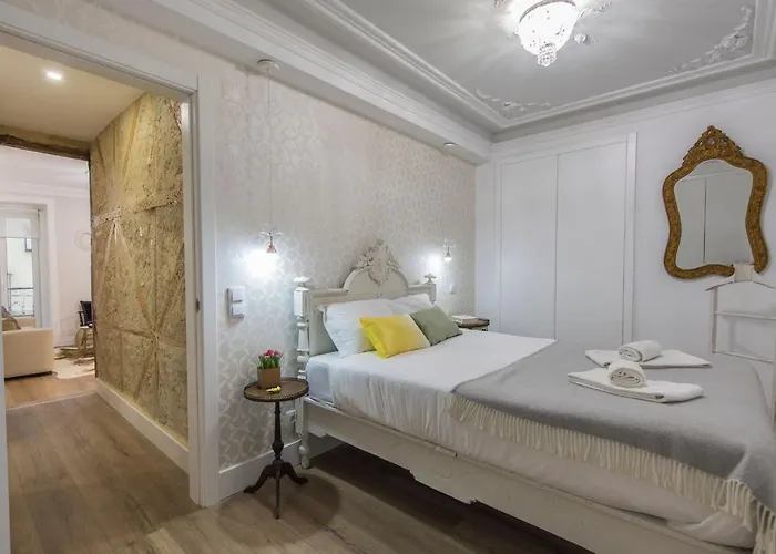 Lovelystay - Vintage Flat Near Santa Justa Elevator! شقة *
